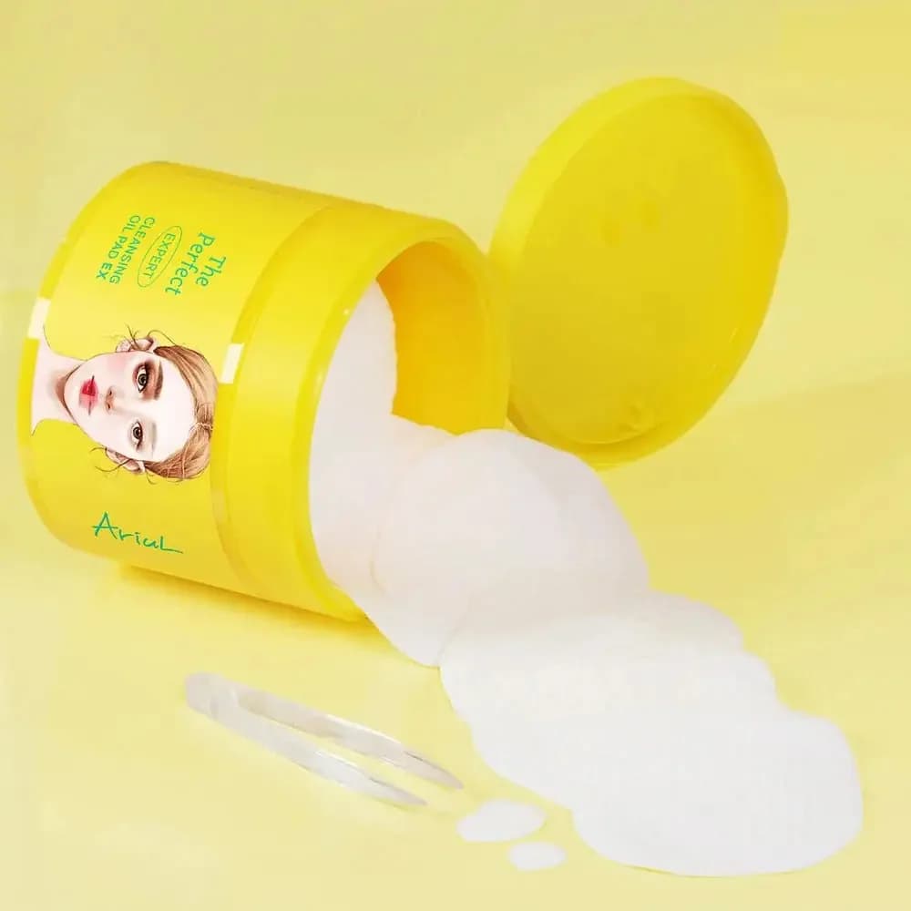 Pads Limpiadores en Aceite — Almohadillas impregnadas en aceite limpiador que eliminan maquillaje, protector solar e impurezas en un solo paso, sin resecar.