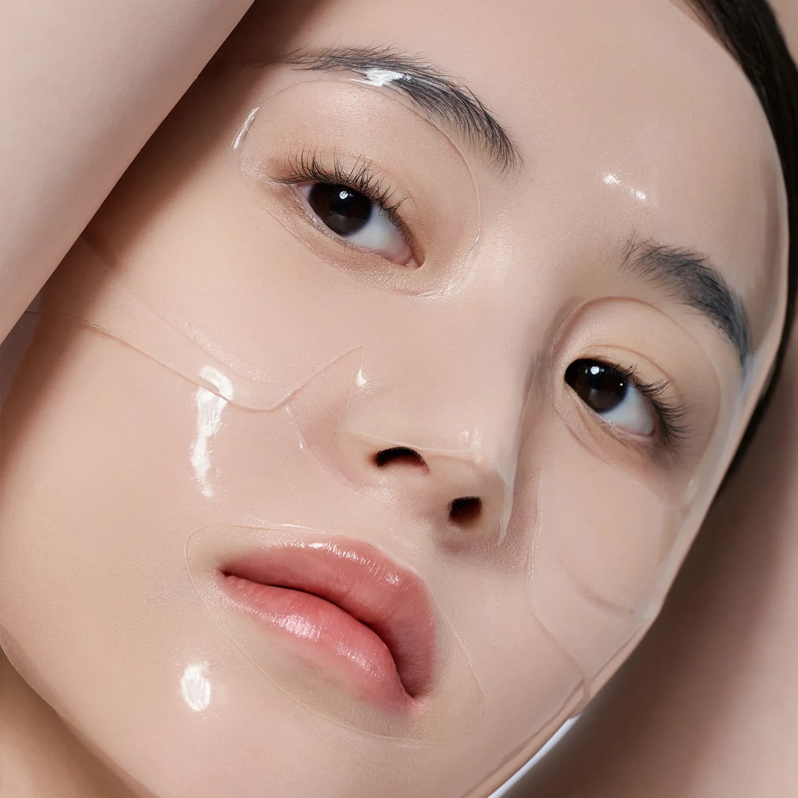 Mascarilla Facial Bio Collagen Real Deep — Mascarilla de hidrogel con suero altamente concentrado que reafirma, perfecciona los poros y deja un acabado de “piel de cristal” (glass skin).
