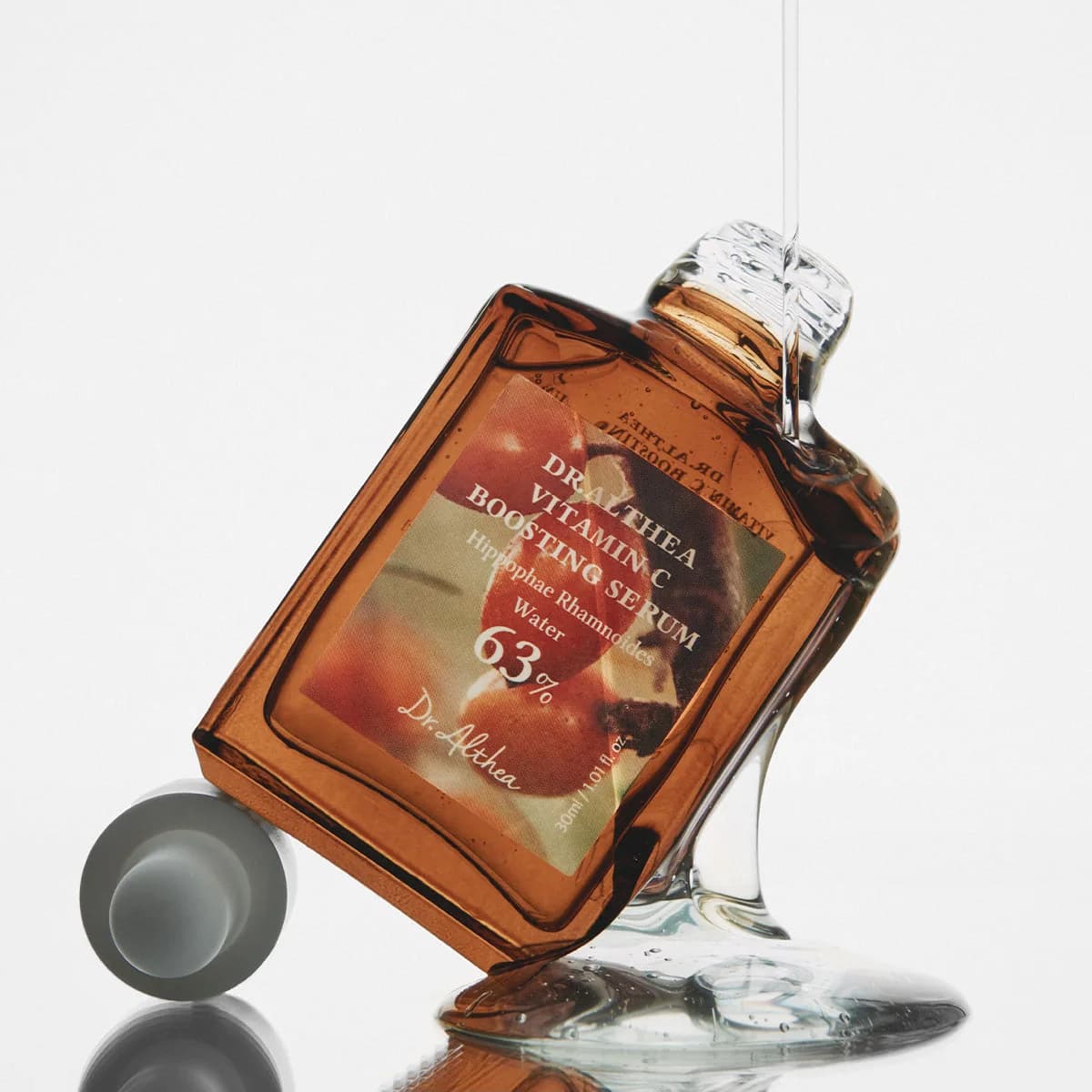 Vitamina C Boosting Serum — Vitamina C diseñada para iluminar la piel sin irritarla. Con agua de espino amarillo, ayuda a mejorar la luminosidad y unificar el tono.